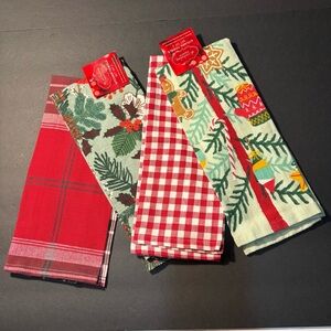 Kohls St. Nicholas Square Christmas Kitchen Towels Set of 2